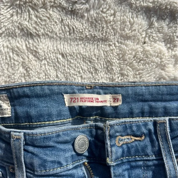 Levi's Ripped Skinny Jeans - Picture 2 of 5